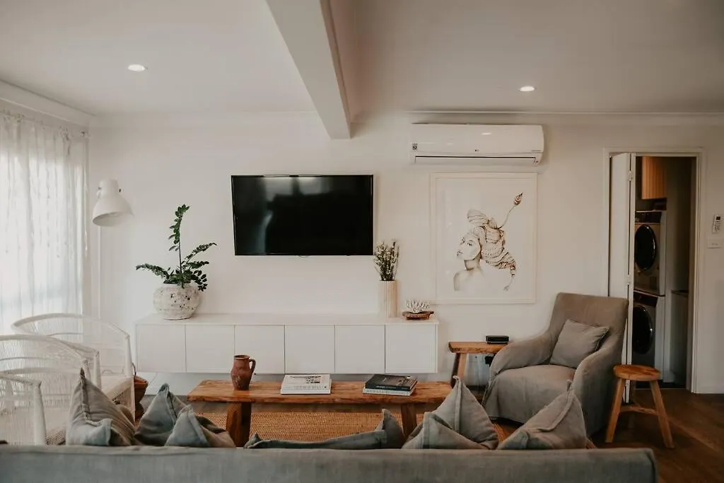Le Viti Beach Byron Bay